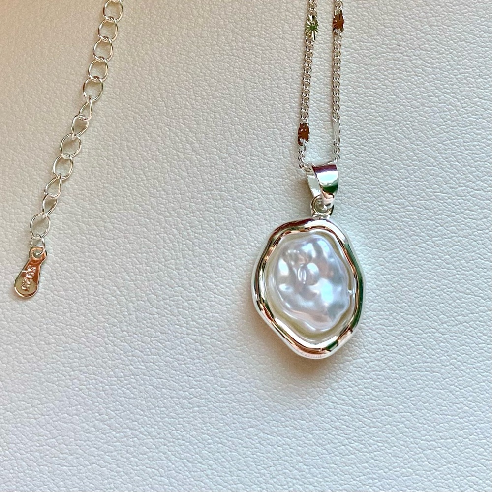 Silver Baroque Pearl Pendant Necklace